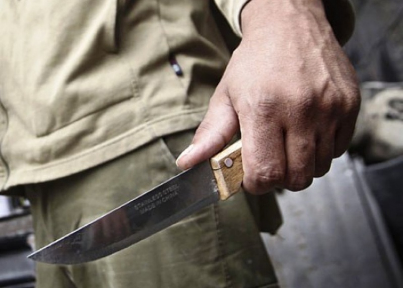 Бытовуха в Новотроицке – муж угрожал жене ножом